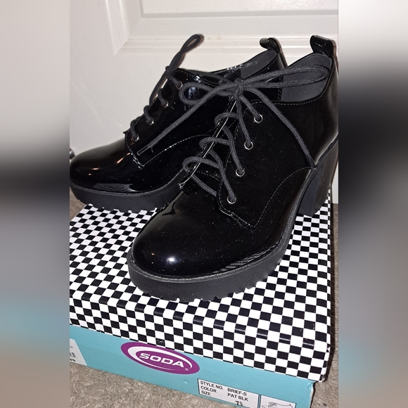 SODA Brief Lace Up Block Heel Womens Shoes Size 7.5 (used) - Picture 4 of 10